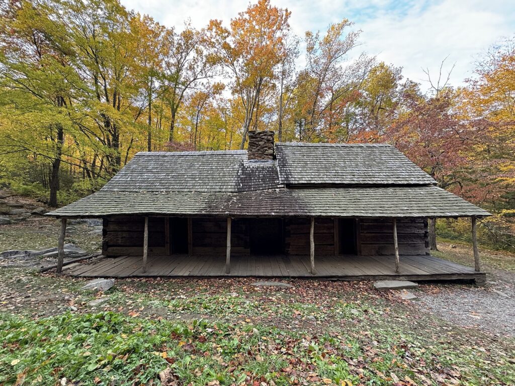 The log Bud Ogle cabin at the start of the Roaring Fork Motor Nature Trail