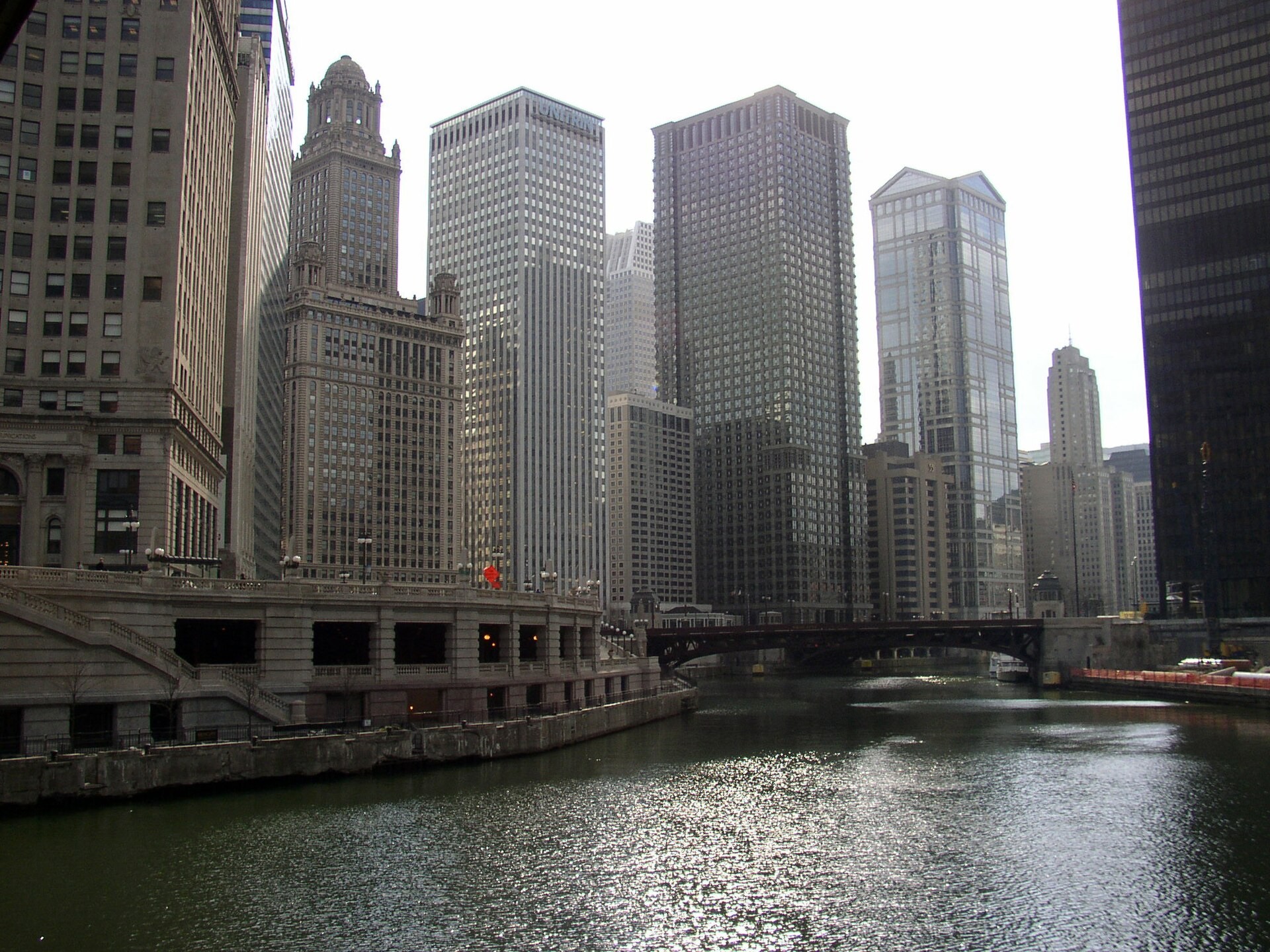 The Chicago River seen from the Michigan Avenue bridge, lined by downtown towers