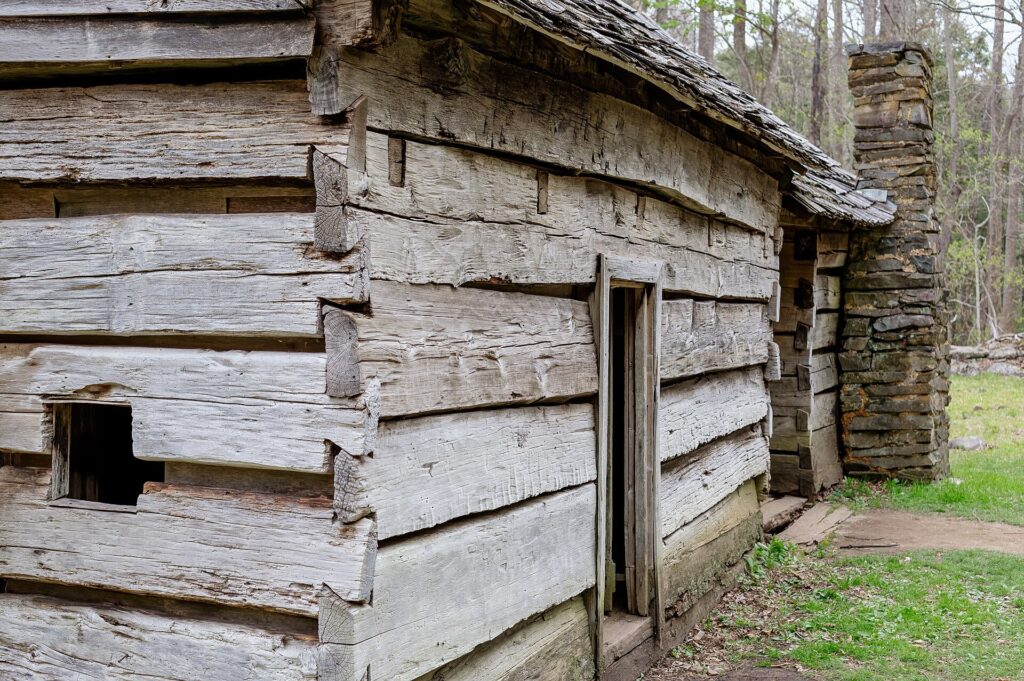 The Ephraim and Minerva Bales log cabin along the Roaring Fork Motor Nature Trail