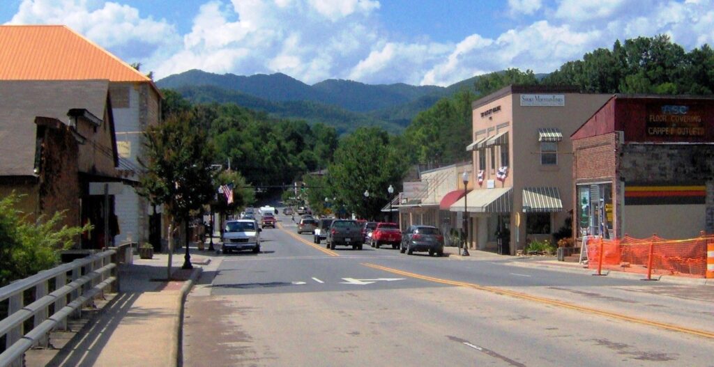 Everett Street in downtown Bryson City, North Carolina, with the mountains behind