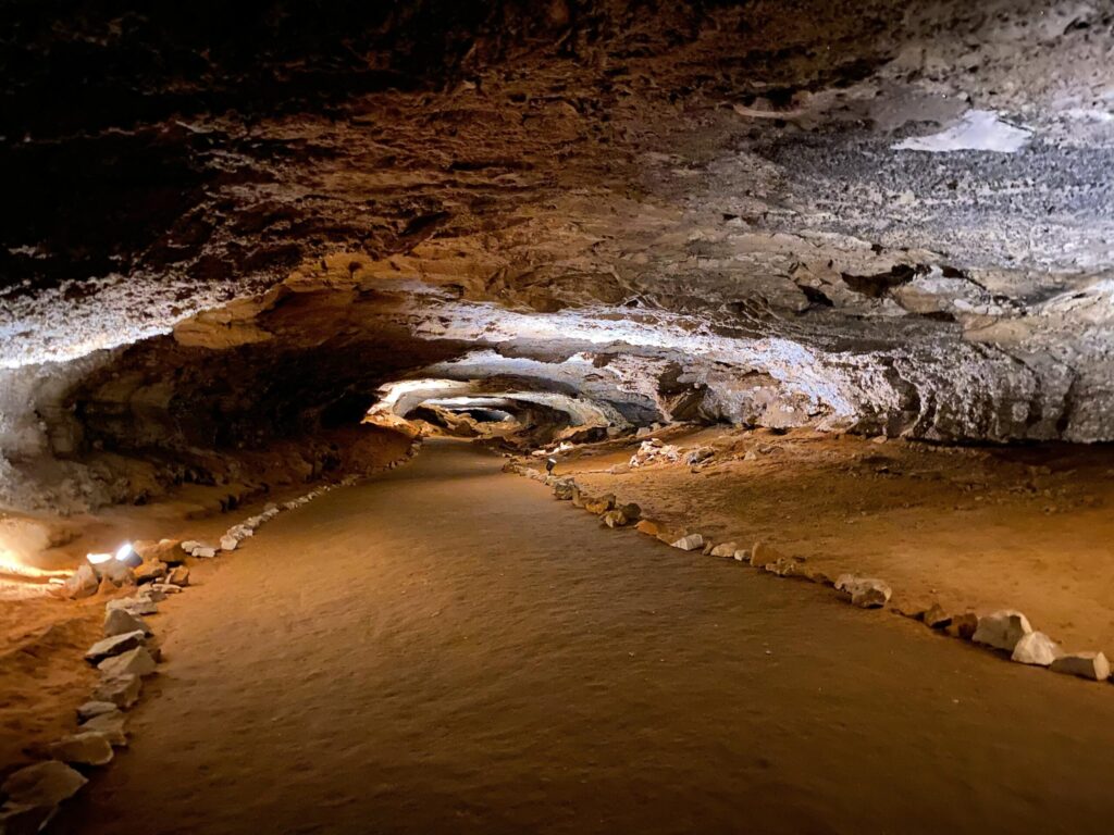 Cleaveland Avenue passage inside Mammoth Cave, Kentucky
