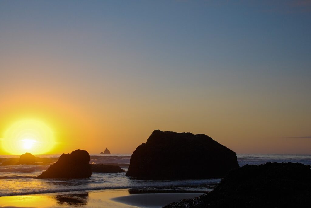 Sunset over the beach at Indian Point in Ecola State Park, Oregon