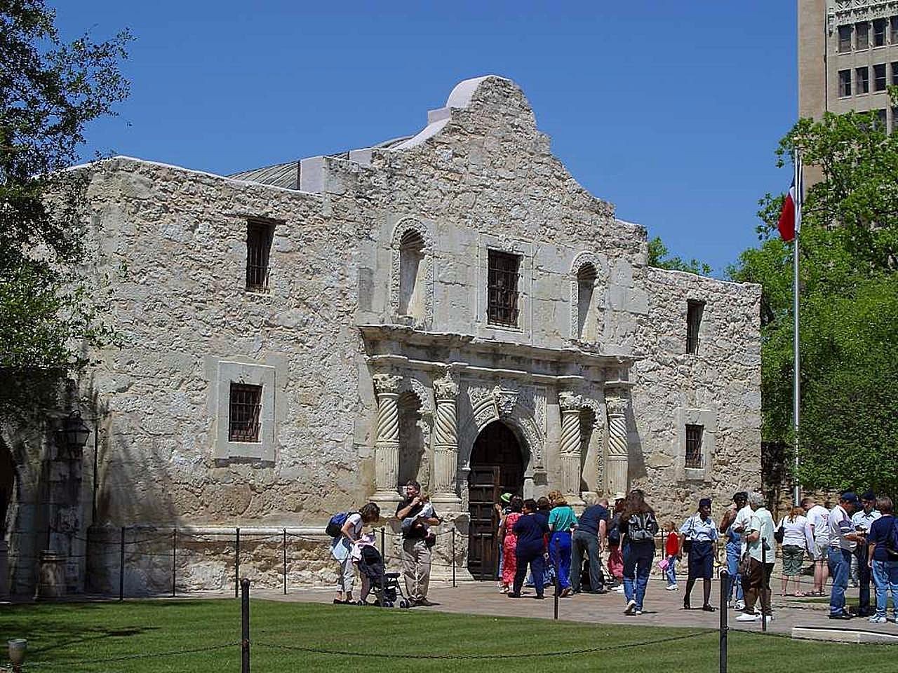The Alamo church facade in daylight, San Antonio