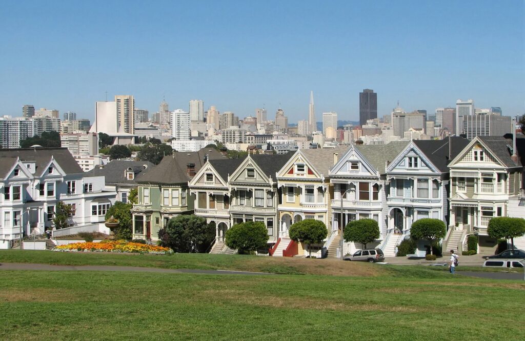 Row of Victorian Painted Ladies houses at Alamo Square, San Francisco