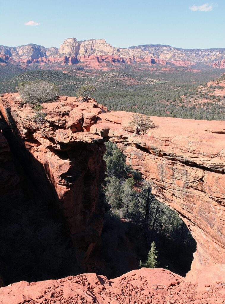 Devil&rsquo;s Bridge sandstone arch near Sedona, Arizona
