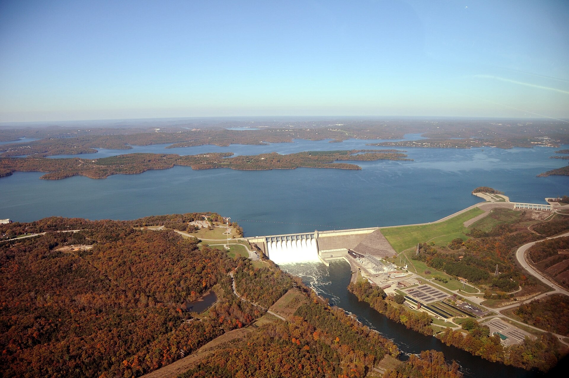 Aerial view of Table Rock Dam, the lake and the White River in the Missouri Ozarks