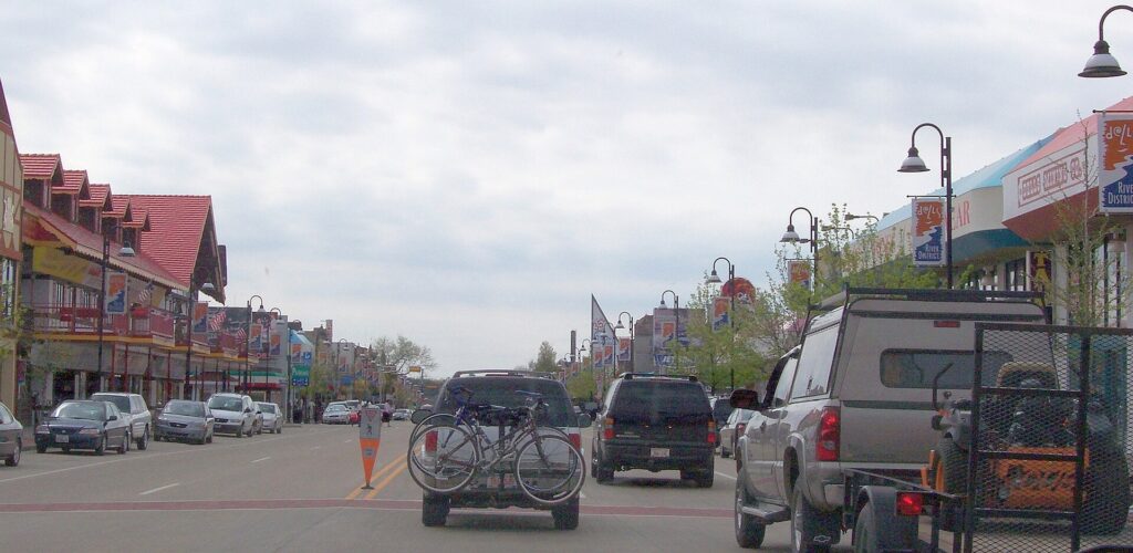 Broadway in downtown Wisconsin Dells looking west from Cedar Street